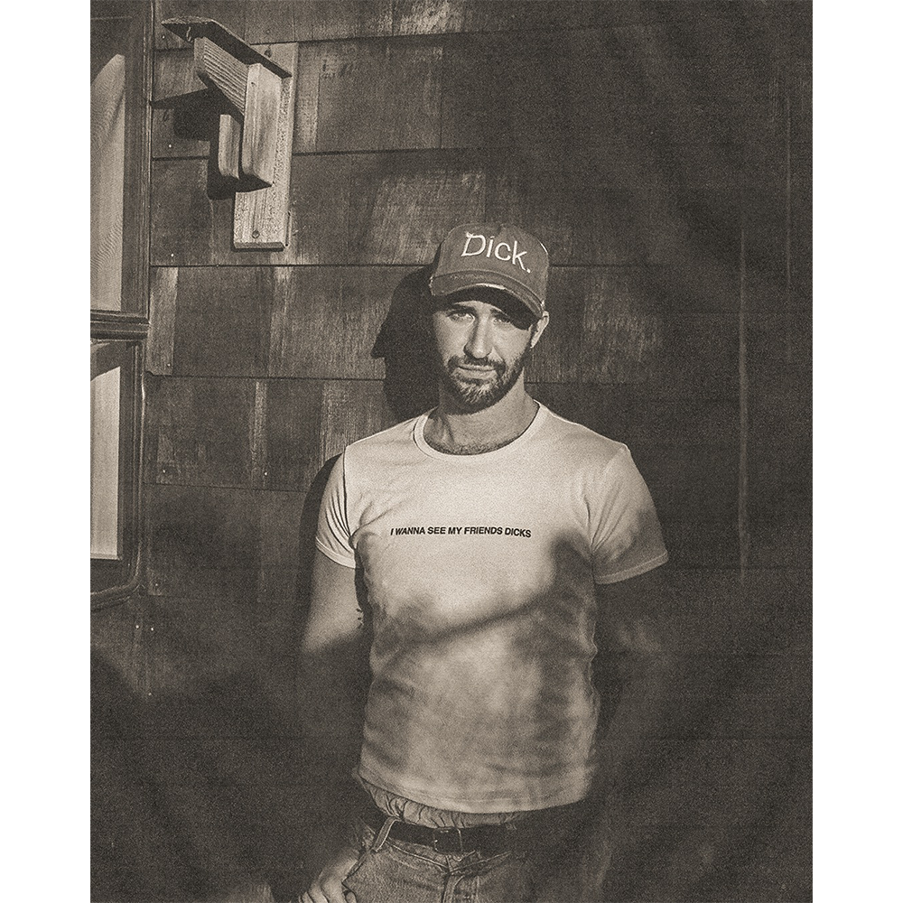 I wanna see my friends dicks muscle tee lifestyle front